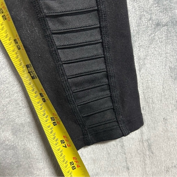 Alo Yoga High-Waist Moto Leggings Black Womens Athleisure Mesh Size XS. - Picture 7 of 10